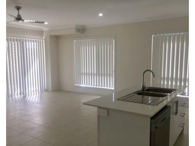 10 Beacon Lane, Hope Island QLD 4212