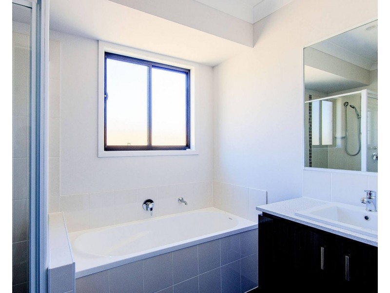 1 Sidney Court, Logan Reserve QLD 4133