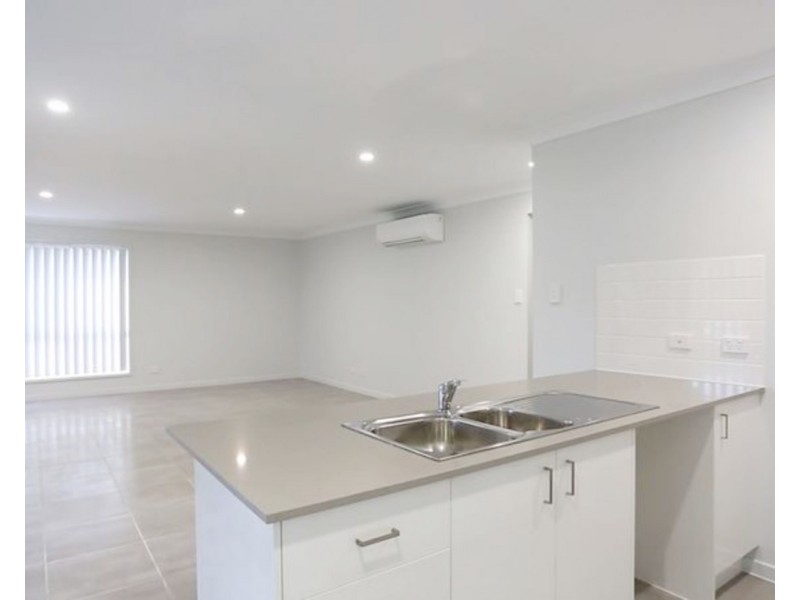 20 Hazel Street, Pimpama QLD 4209