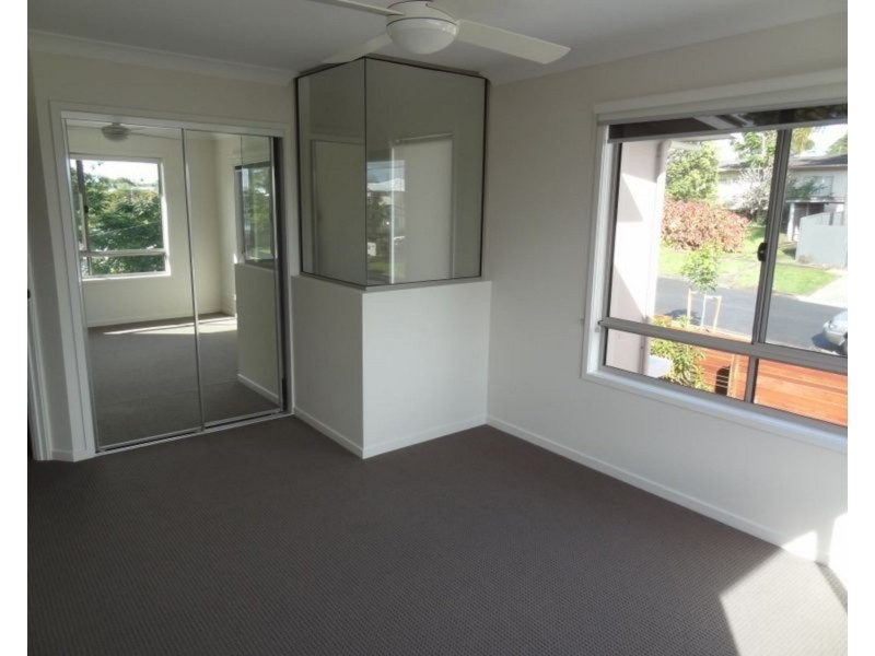 1/79 Falconer Street, Southport QLD 4215