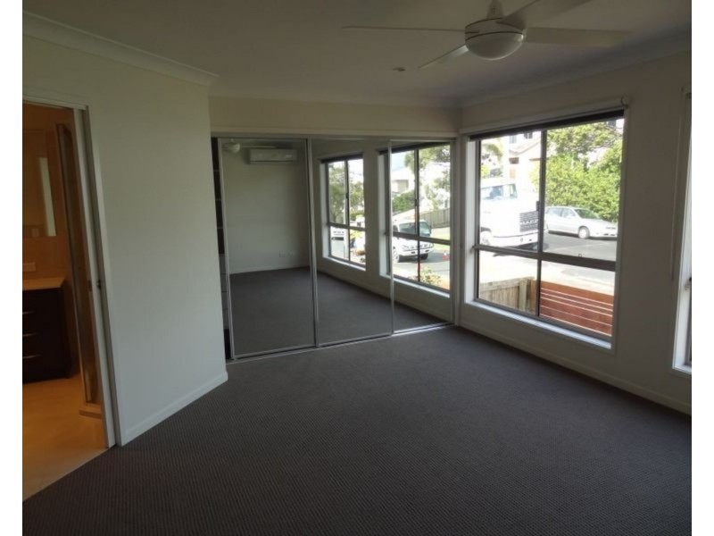 1/79 Falconer Street, Southport QLD 4215