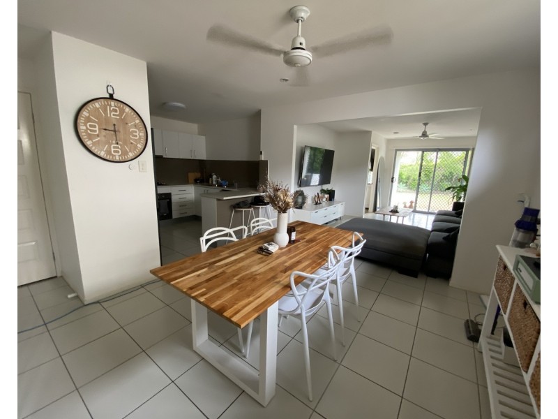 2/4 Joshua Place, Oxenford QLD 4210