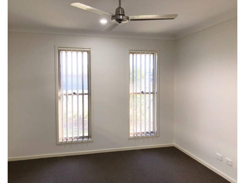 5 Milbrook Crescent, Pimpama QLD 4209