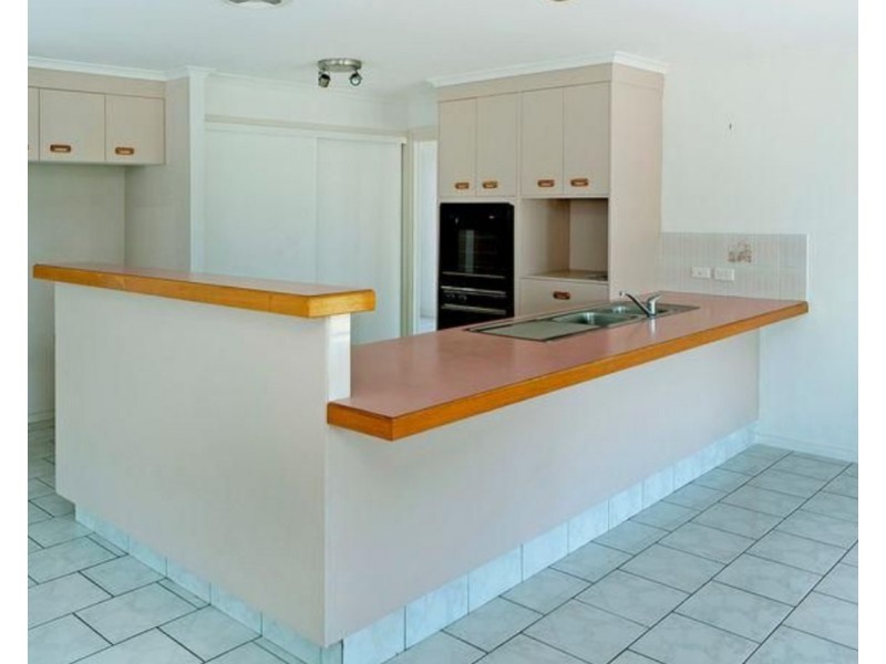 100 Oxley Drive, Paradise Point QLD 4216