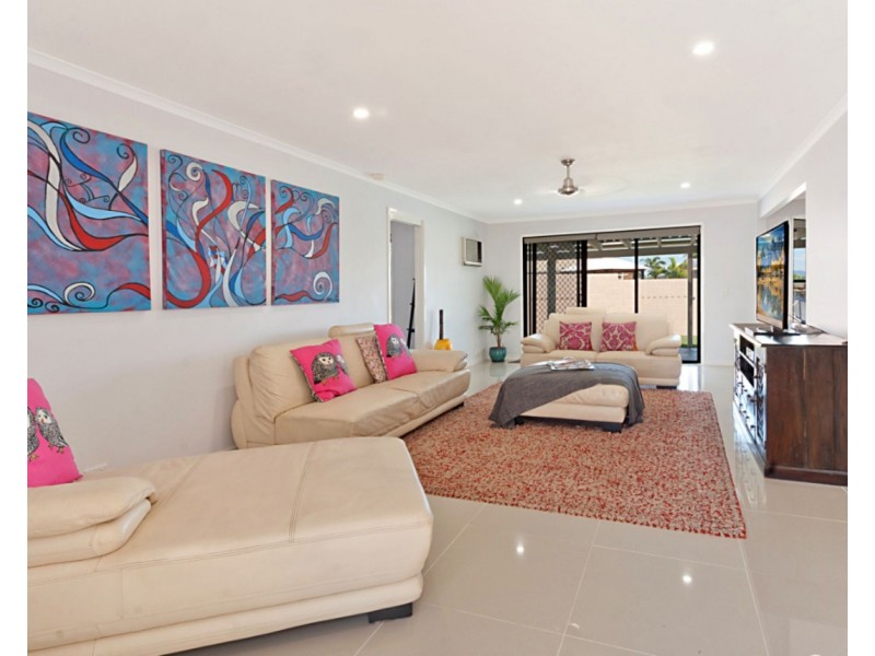 100 Oxley Drive, Paradise Point QLD 4216