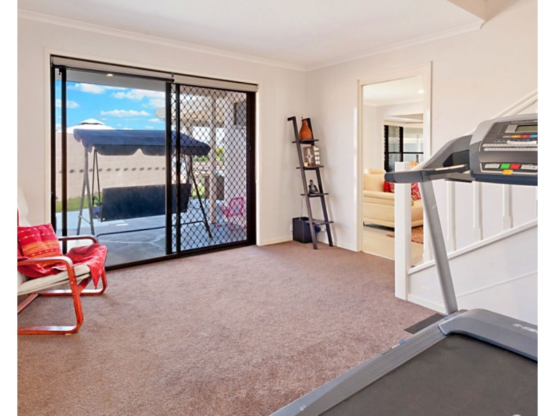 100 Oxley Drive, Paradise Point QLD 4216