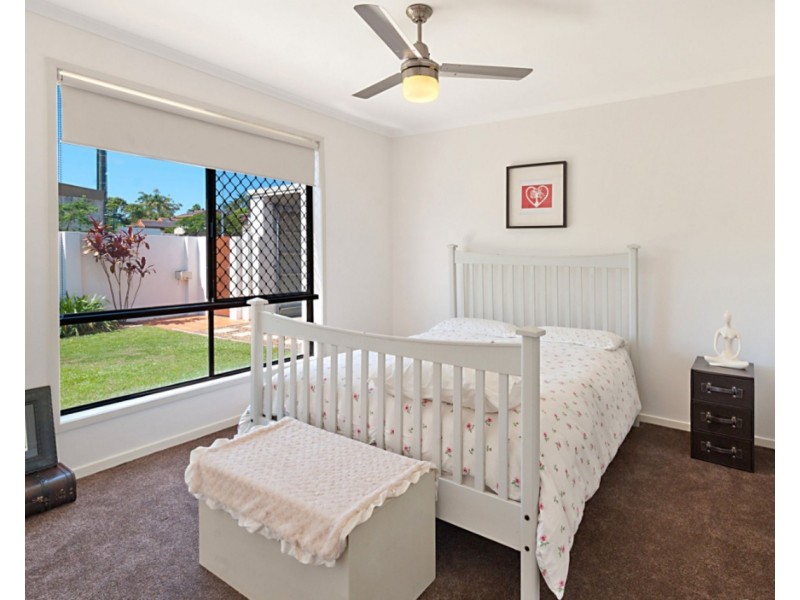 100 Oxley Drive, Paradise Point QLD 4216
