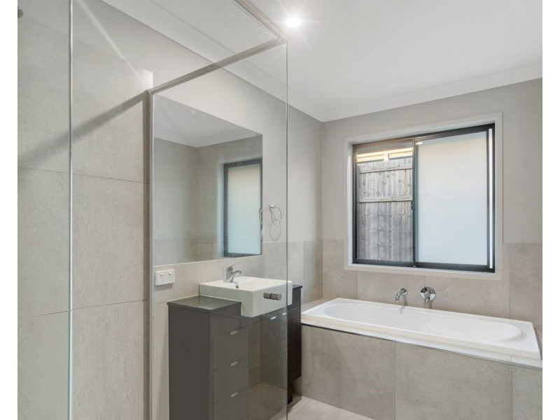48 Mirinae Circuit, Pimpama QLD 4209
