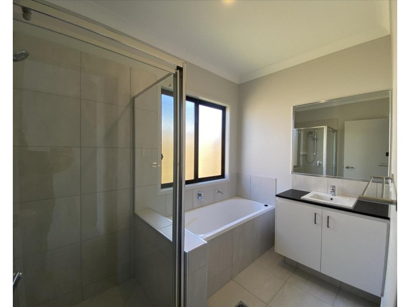 60 Aspen Circuit, Logan Reserve QLD 4133