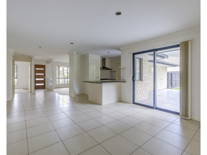 14 Bellinger Key, Pacific Pines QLD 4211