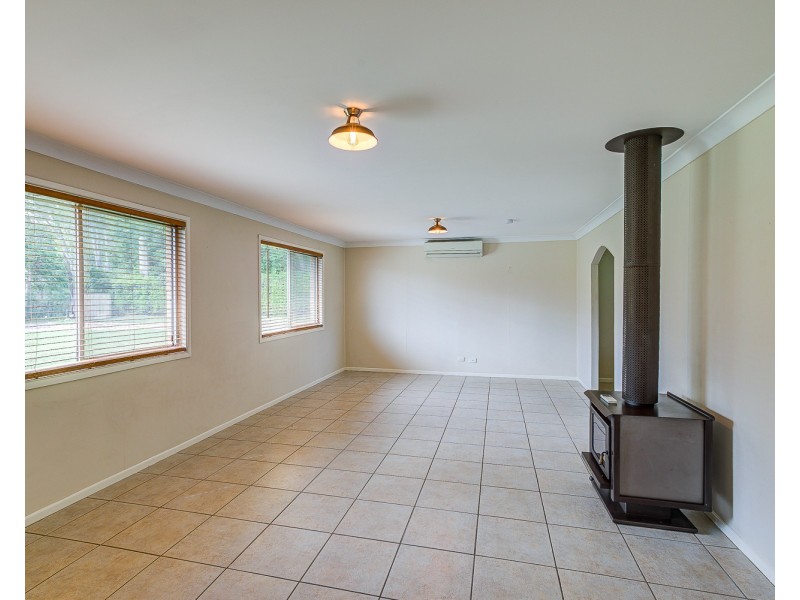 690-692 Middle Road, Greenbank QLD 4124