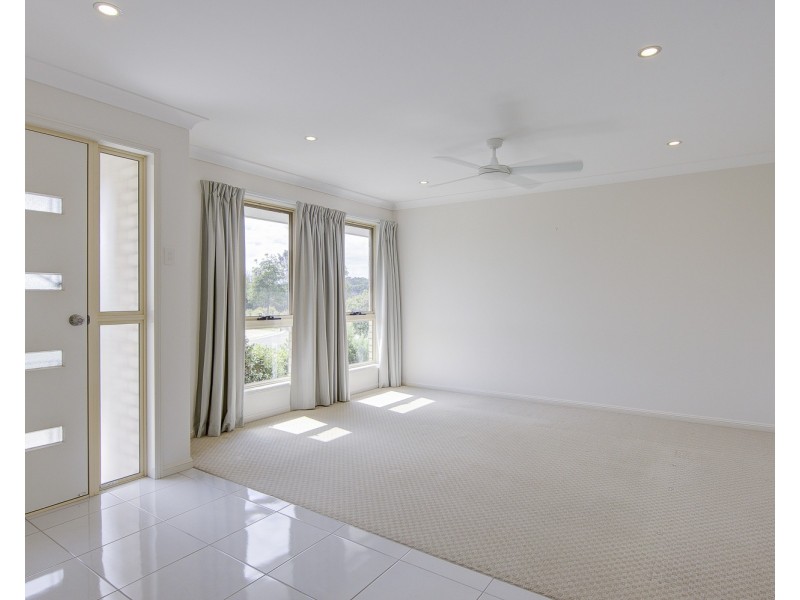 13 Sunrise Crescent, Merrimac QLD 4226