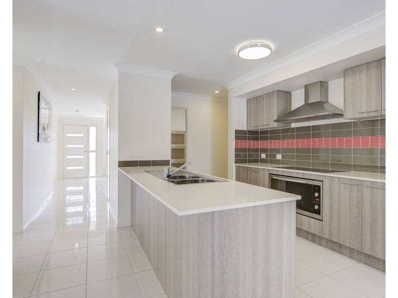 13 Sunrise Crescent, Merrimac QLD 4226