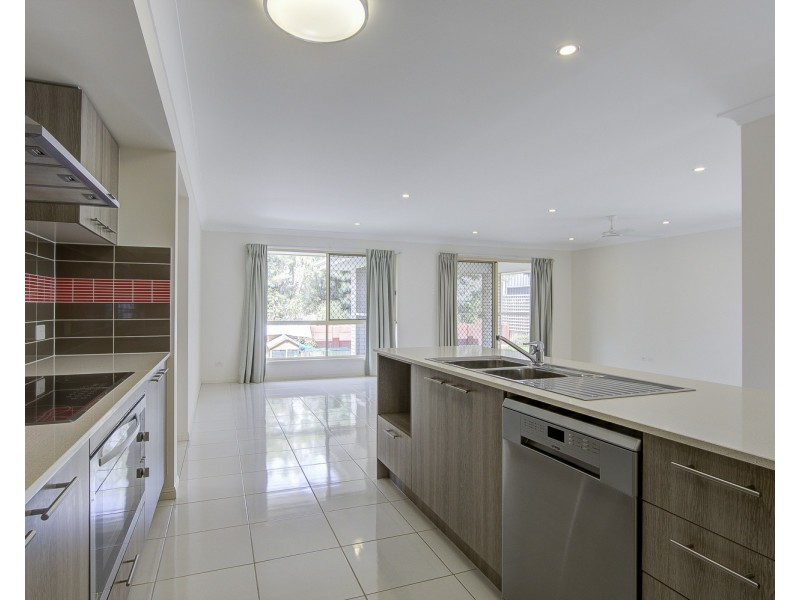 13 Sunrise Crescent, Merrimac QLD 4226