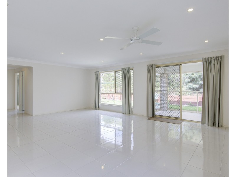 13 Sunrise Crescent, Merrimac QLD 4226
