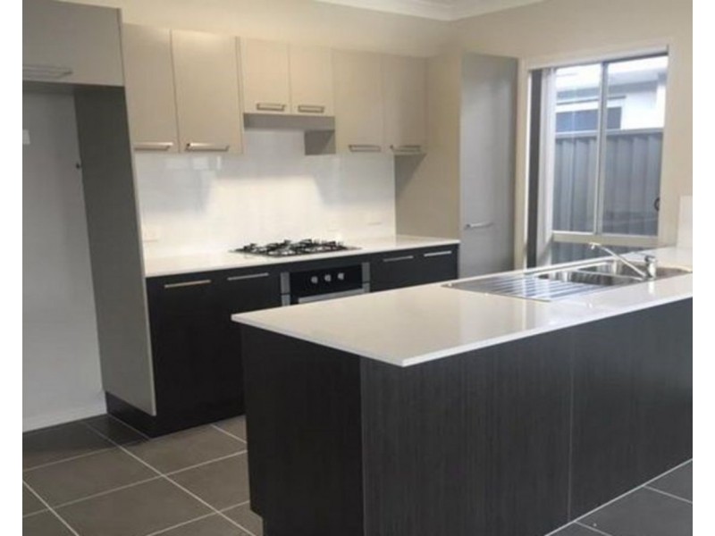37 North Quay Circuit, Hope Island QLD 4212