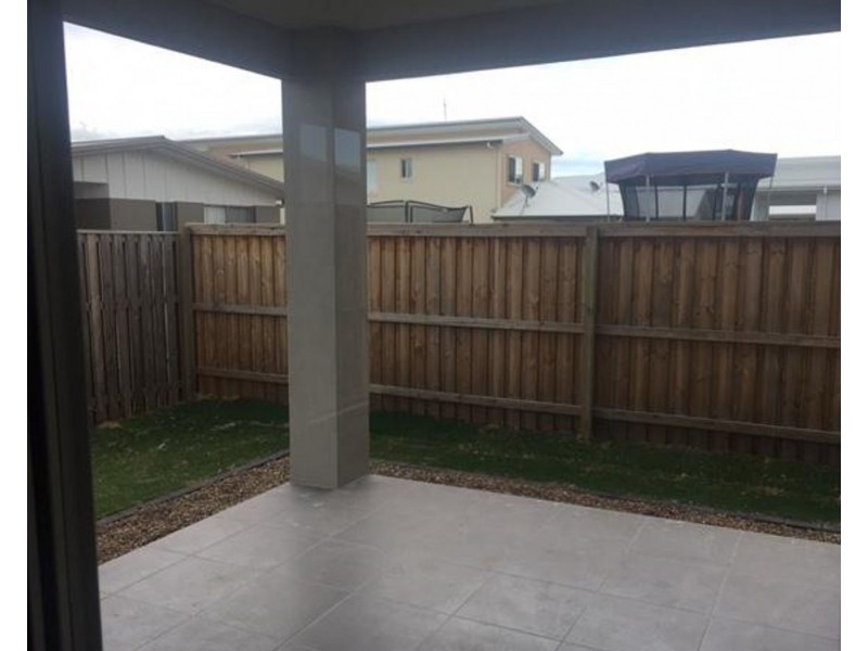 37 North Quay Circuit, Hope Island QLD 4212