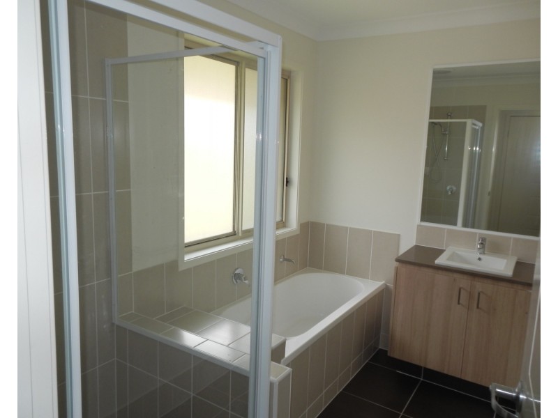 4 Cottrell Drive, Pimpama QLD 4209