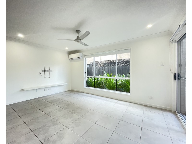 1/10 Dorchester Close, Pimpama QLD 4209