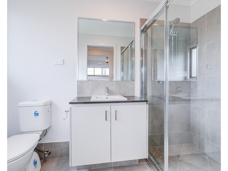 3 Bark Street, Park Ridge QLD 4125