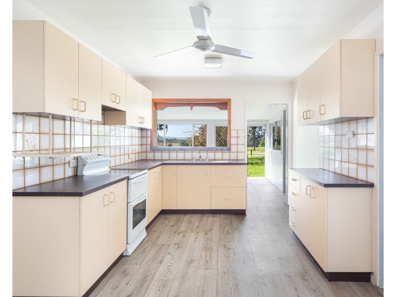 66 Pleasant View Road, Chambers Flat QLD 4133