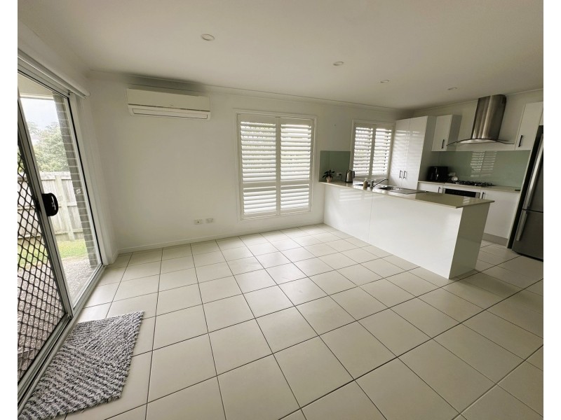 55 Milbrook Crescent, Pimpama QLD 4209