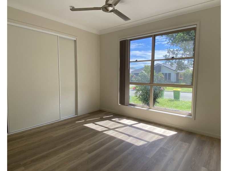 71 Milbrook Street, Pimpama QLD 4209