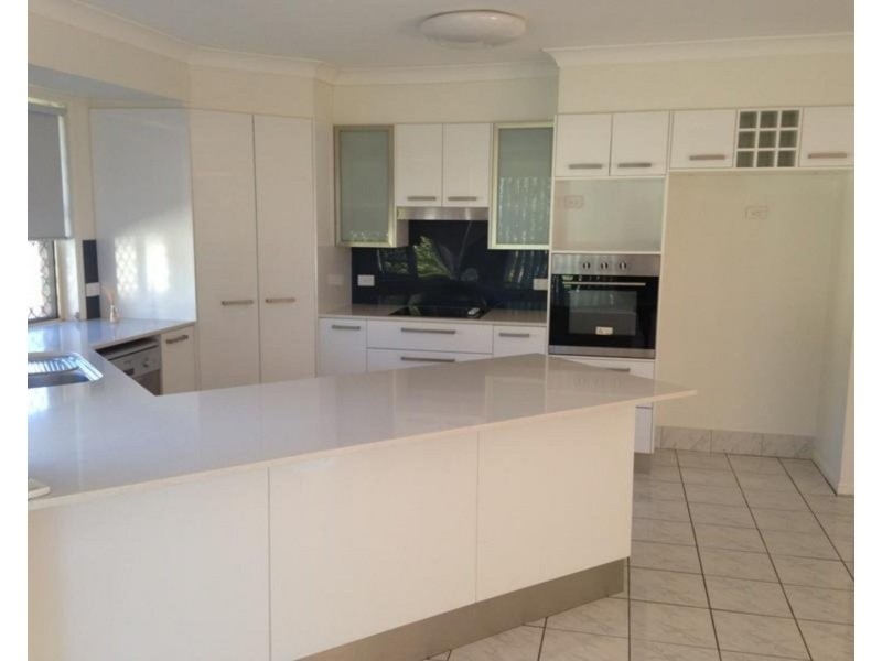 18 Henry Cotton Drive, Parkwood QLD 4214