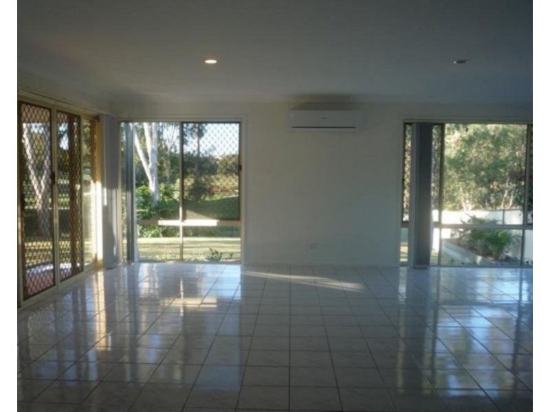 18 Henry Cotton Drive, Parkwood QLD 4214