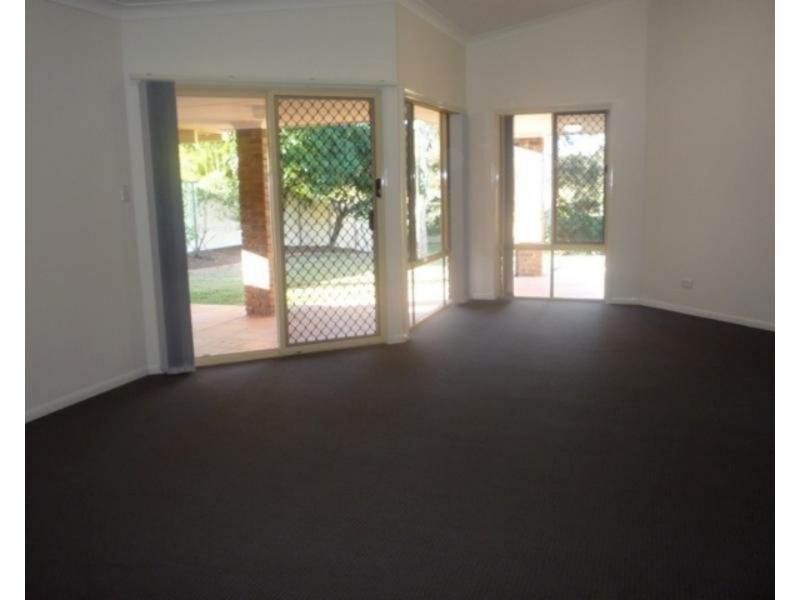 18 Henry Cotton Drive, Parkwood QLD 4214