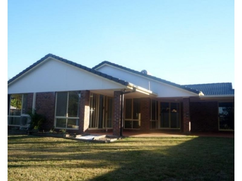 18 Henry Cotton Drive, Parkwood QLD 4214