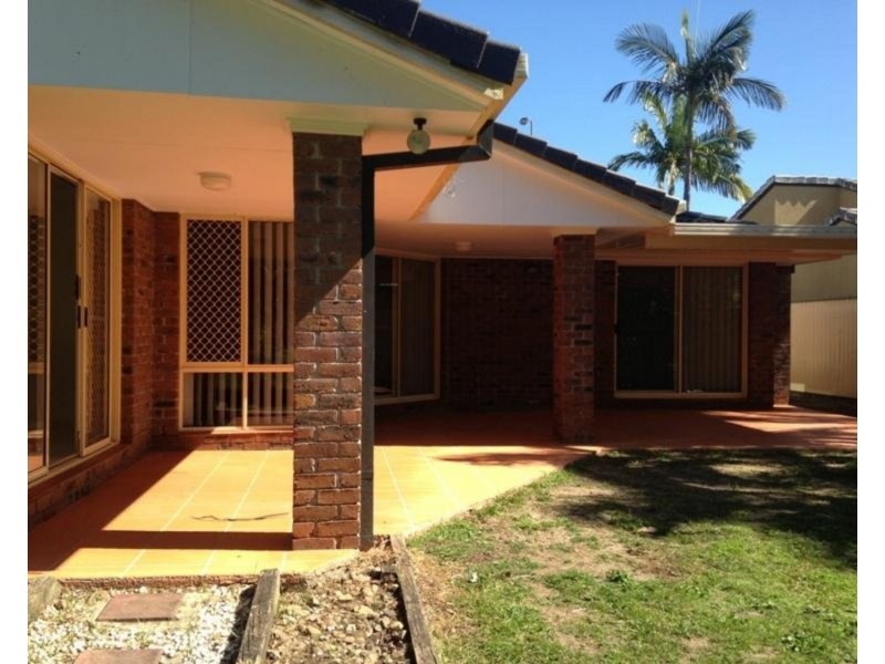 18 Henry Cotton Drive, Parkwood QLD 4214