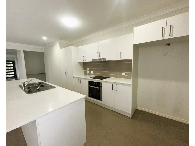 201 Riverstone Crossing, Maudsland QLD 4210