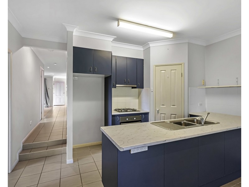1/18 Armani Avenue, Pimpama QLD 4209
