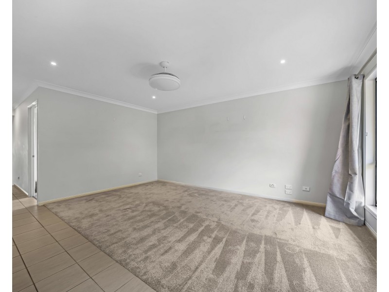 1/18 Armani Avenue, Pimpama QLD 4209