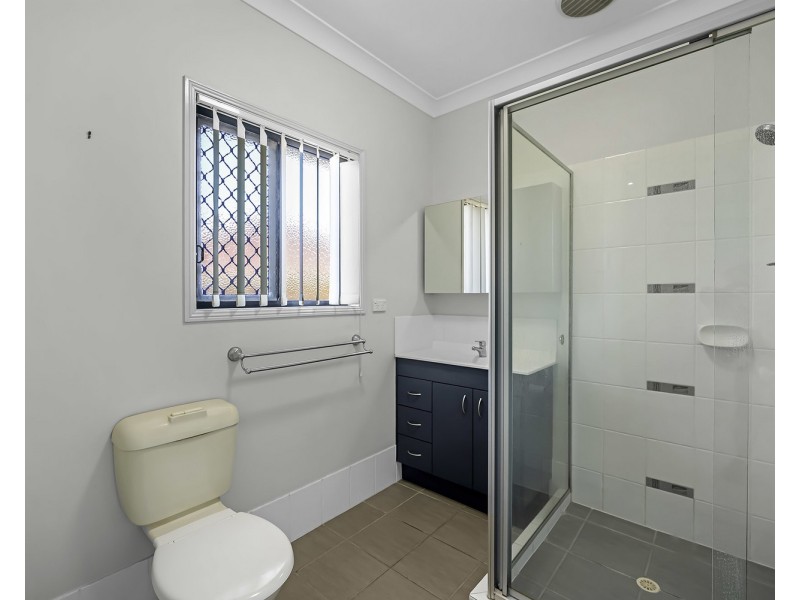1/18 Armani Avenue, Pimpama QLD 4209