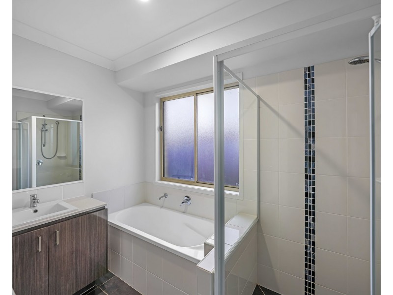 36 Woodrose Circuit, Pimpama QLD 4209