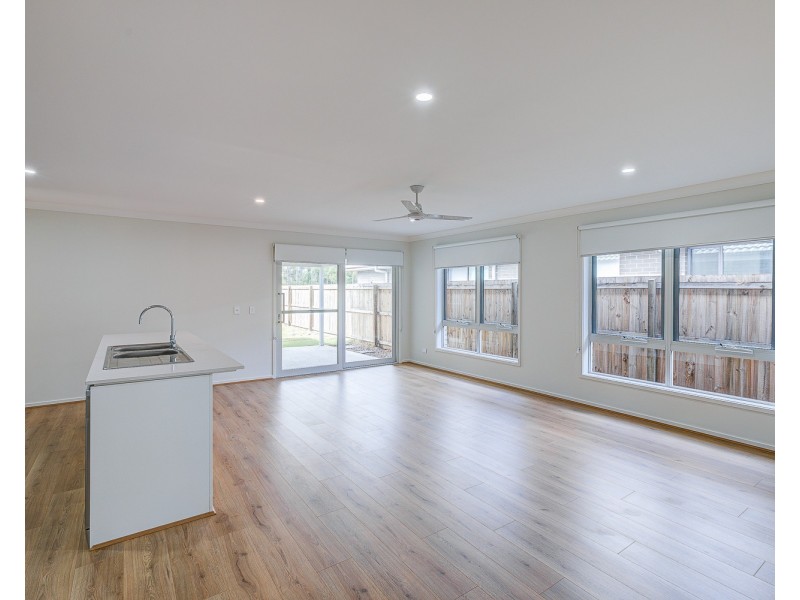 37 Sawmill Drive, Greenbank QLD 4124