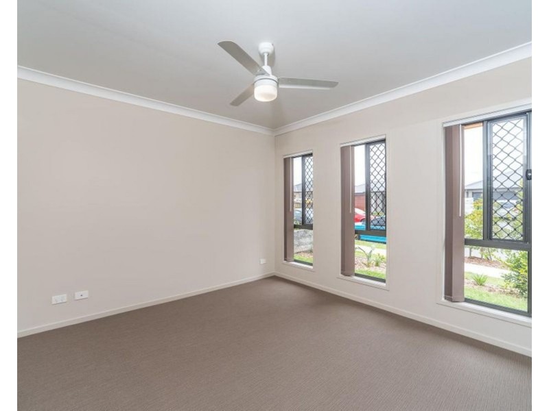 43 Flametree Circuit, Arundel QLD 4214