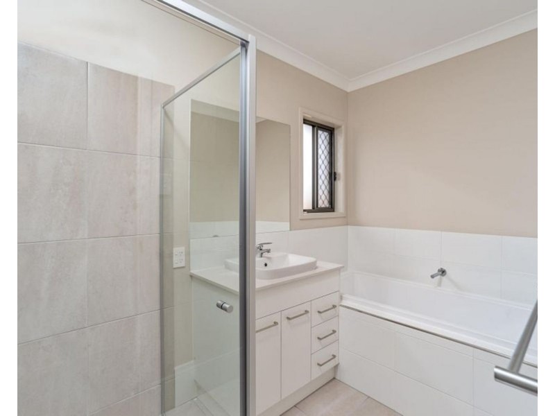 43 Flametree Circuit, Arundel QLD 4214