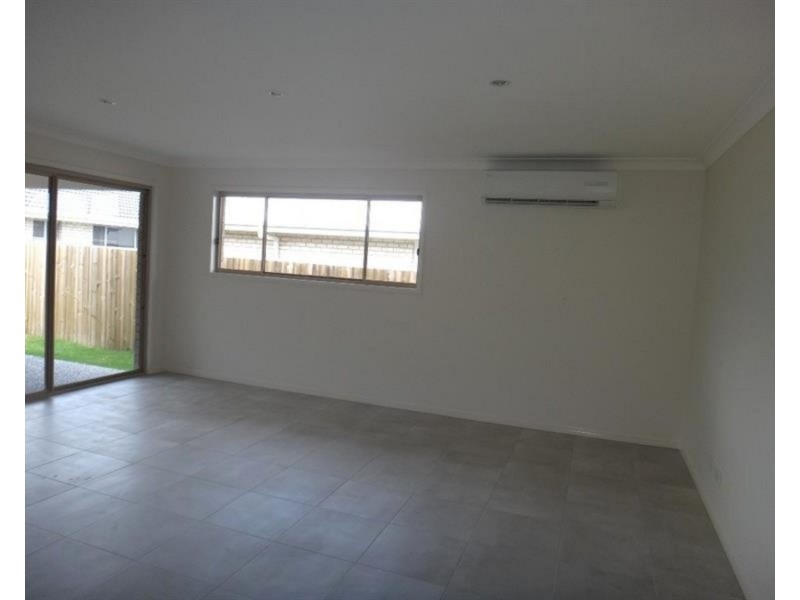 68 Damian Leeding Way, Upper Coomera QLD 4209
