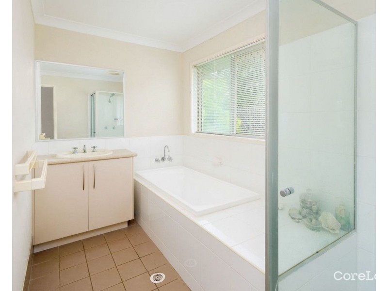 6 Peckham Court, Pacific Pines QLD 4211