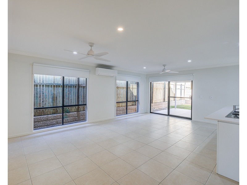 8 Rosemary Street, Greenbank QLD 4124