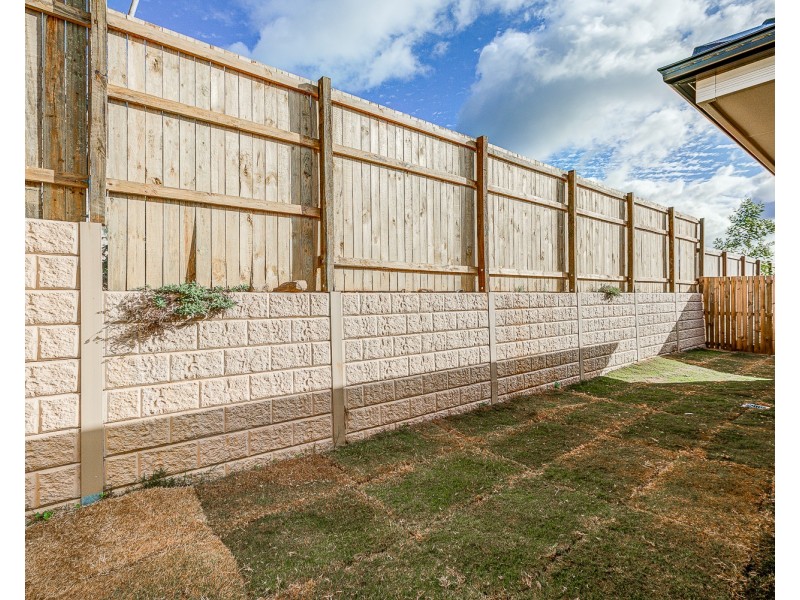 8 Rosemary Street, Greenbank QLD 4124