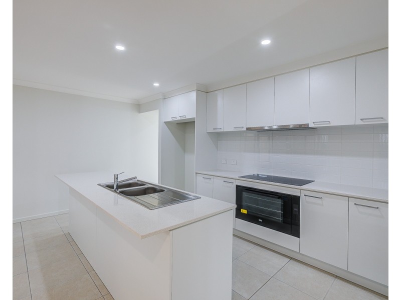 8 Rosemary Street, Greenbank QLD 4124