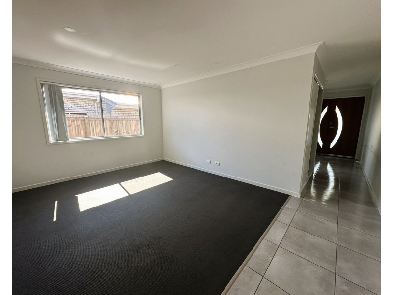 61 Greenwich Avenue, Pimpama QLD 4209