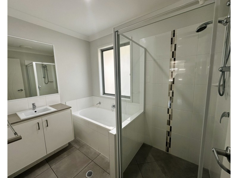 61 Greenwich Avenue, Pimpama QLD 4209