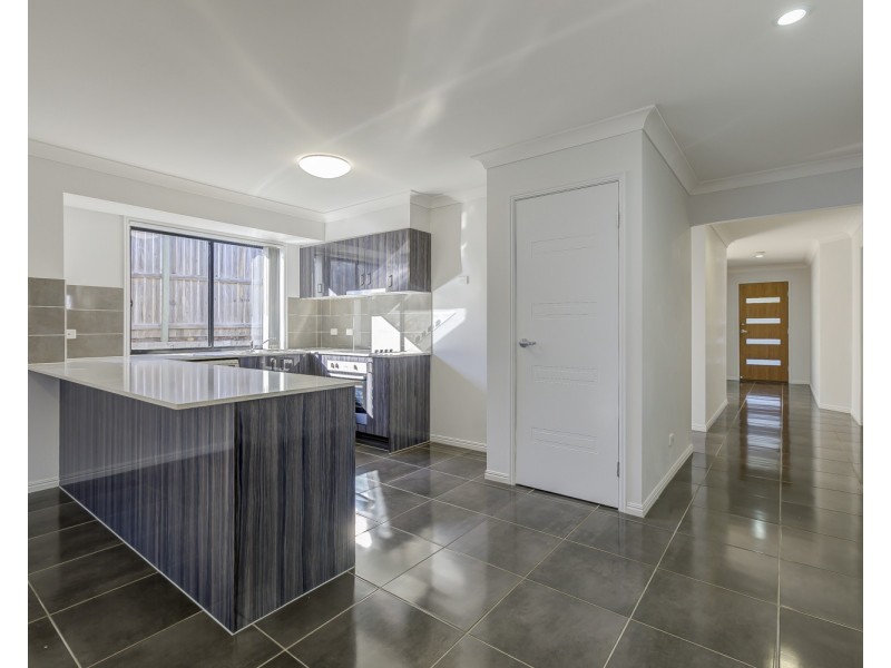 14 Sapphire Place, Pimpama QLD 4209