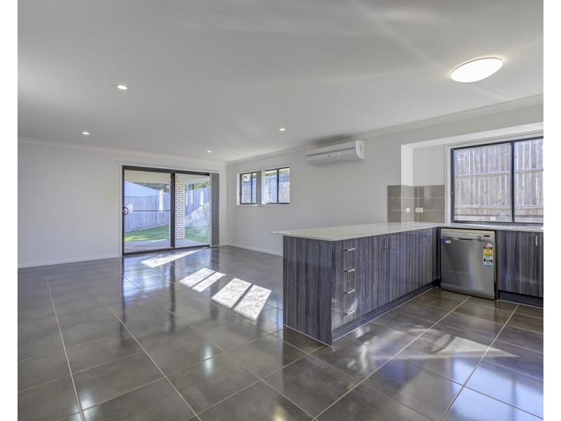 14 Sapphire Place, Pimpama QLD 4209
