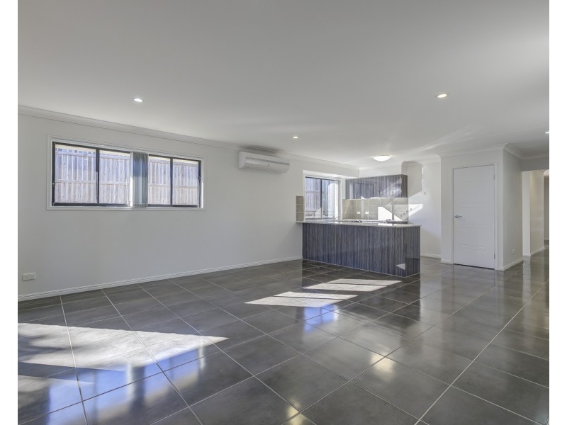 14 Sapphire Place, Pimpama QLD 4209